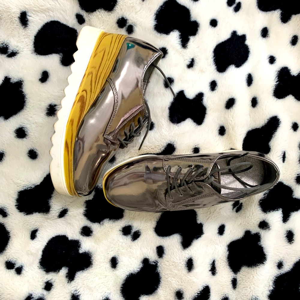 Platform dress shoes